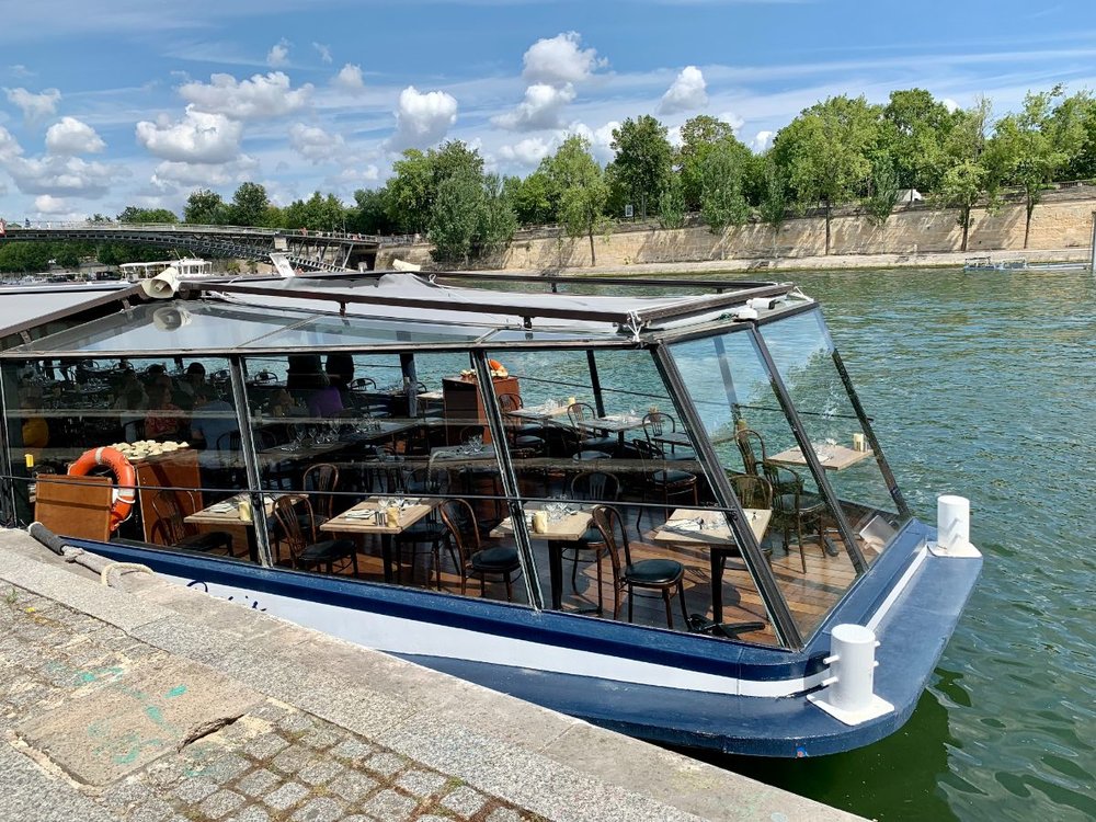 セーヌ川クルーズ クルーズ船