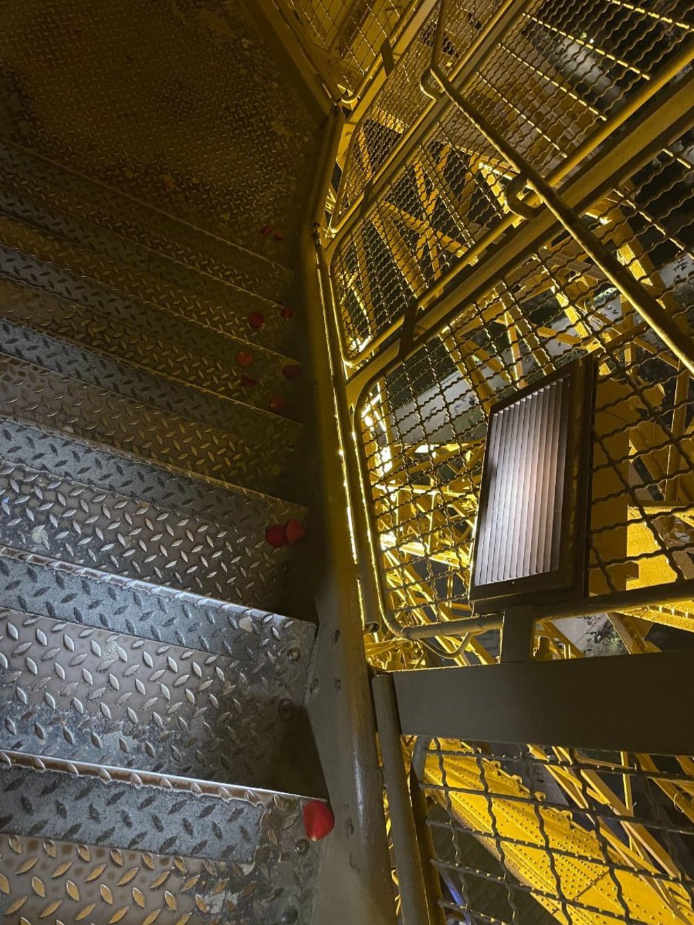eiffel tower stairs