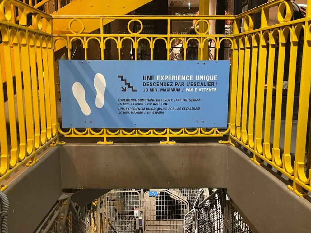 エッフェル塔ツアー　案内板④