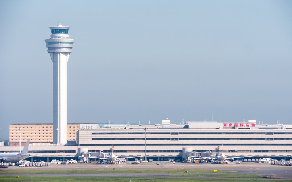 di-chuyen-san-bay-nhat-ban