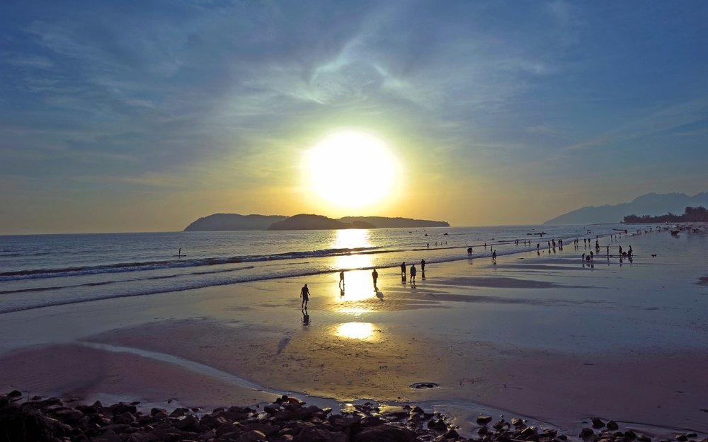 Đi Dạo Dọc Pantai Cenang