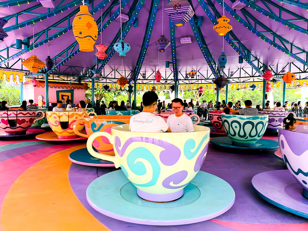 fantasyland hong kong disneyland