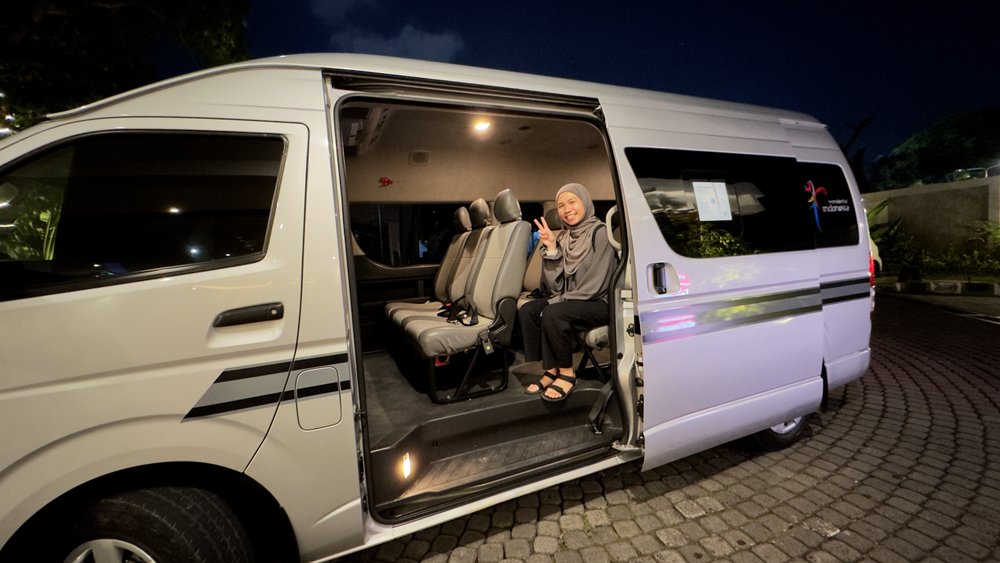 BM MY Kereta sewa peribadi private car charter Bali