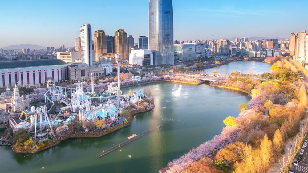 You can get to Lotte World by train. Image credits to @klook.id on Instagram