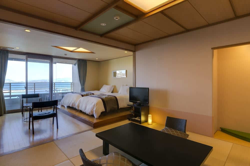 雄琴温泉琵琶湖綠水亭温泉酒店