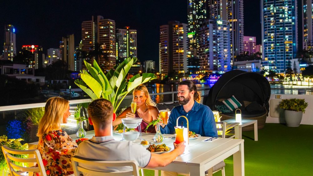 Sightseeing Dinner Cruise in the Gold Coast