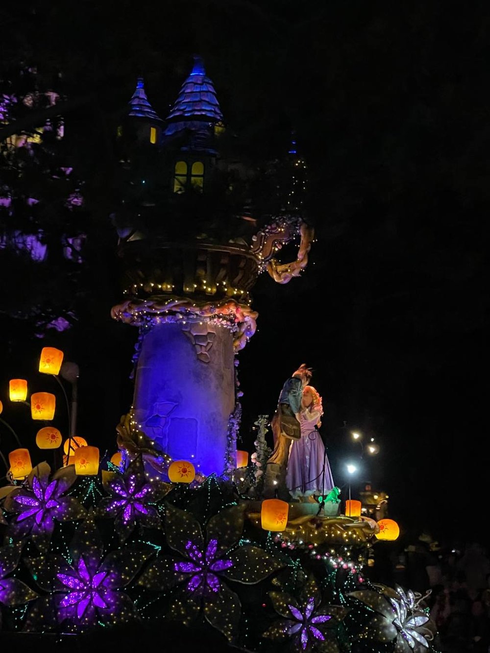 tokyo disneyland parade