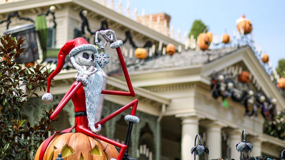 Jack Skellington, aka “Pumpkin King”, has redecorated the Haunted Mansion Holiday with frightfully festive touches!  Credits: @caitlynnoel on IG