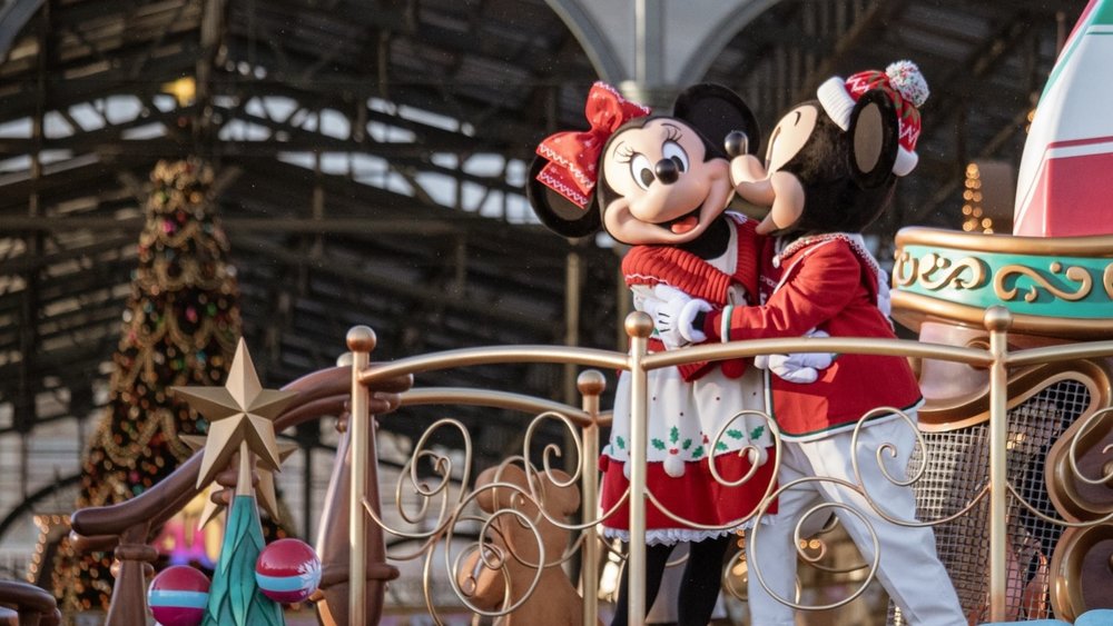  Frolic in the magic of Christmas at Tokyo Disney Resort this year!  Credits: @d_dadadabao32 on IG