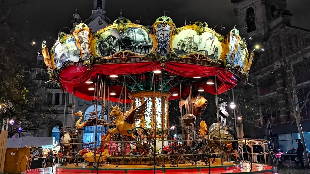 Bask in the waffle-scented air while going around the merry-go-round! Credits to @julianasnaps on Unsplash