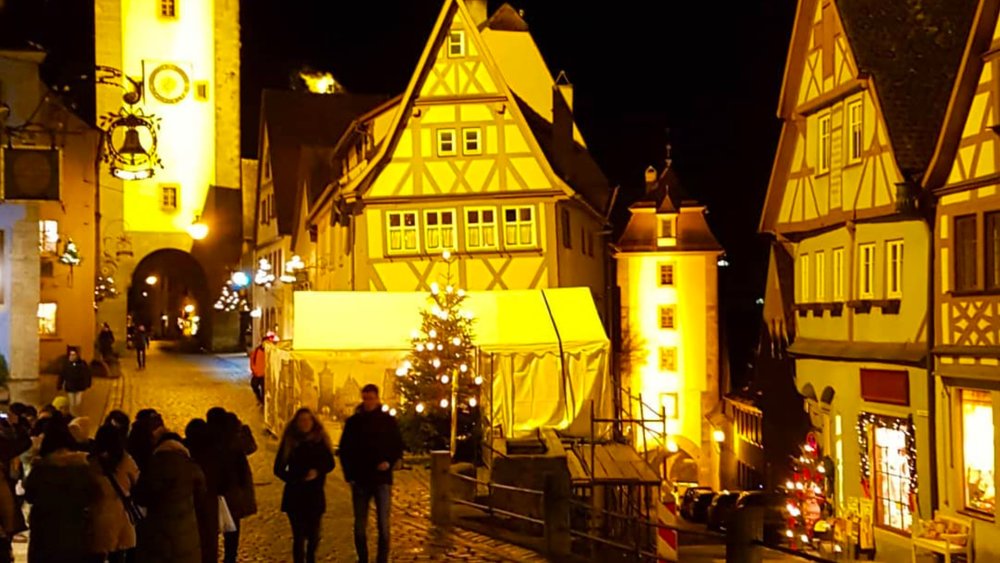 Delicious scents and festive tunes fill the air at this Christmas market in Germany! Credits to @wandering_limma on Instagram