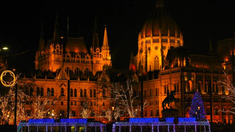 Christmas lights dot the beautiful scene of St. Stephen's Basilica! Credits to Klook