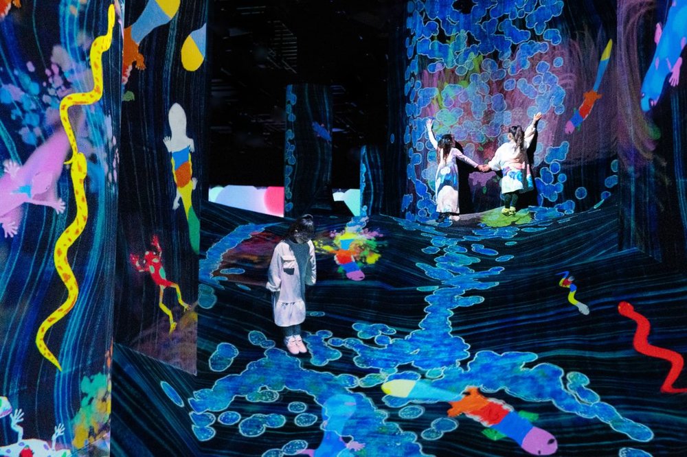 teamLab, Waterfall Droplets, Little Drops Cause Large Movement © teamLab