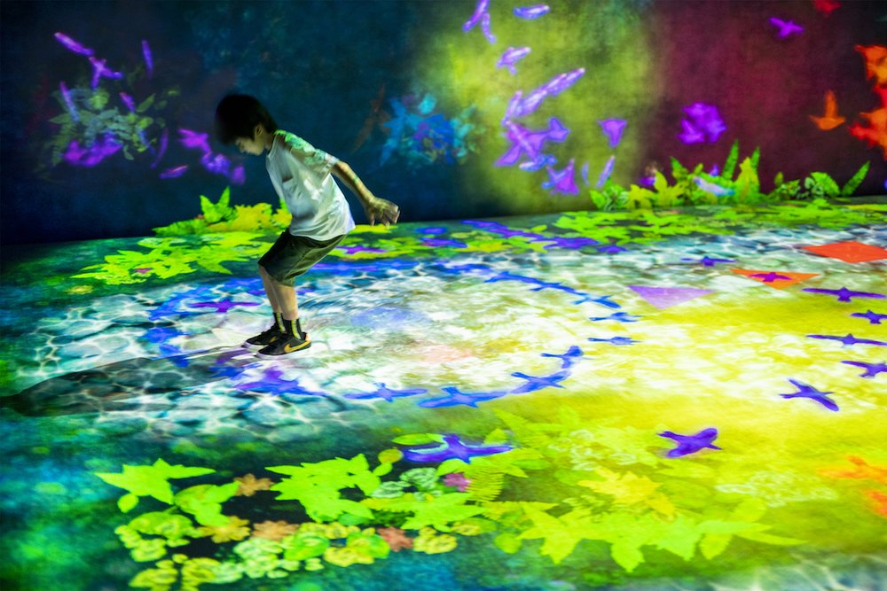 teamLab, Hopscotch for Geniuses: Bounce on the Water © teamLab