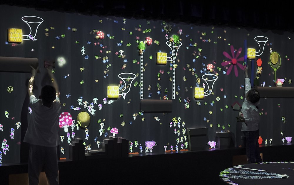 teamLab, A Musical Wall where Little People Live © teamLab