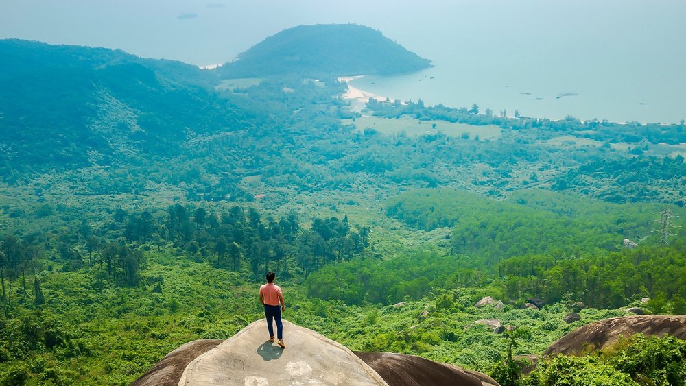 Thưởng Thức Cà Phê Tại Mỏm Đá Cụ Rùa