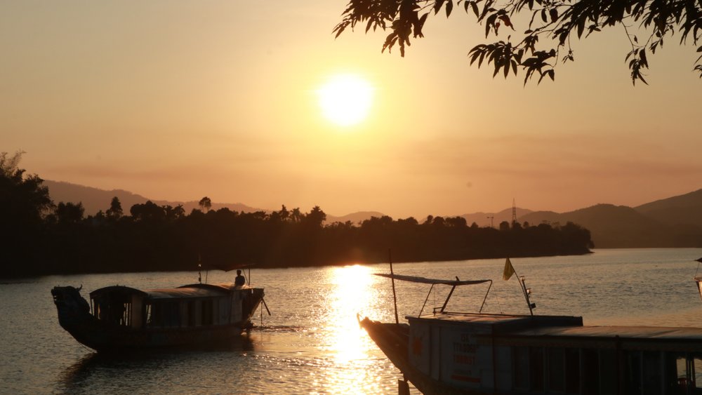 Ngắm Hoàng Hôn Trên Sông Hương
