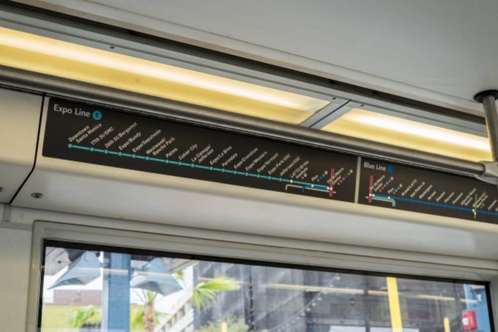 LA LAX空港 メトロレール