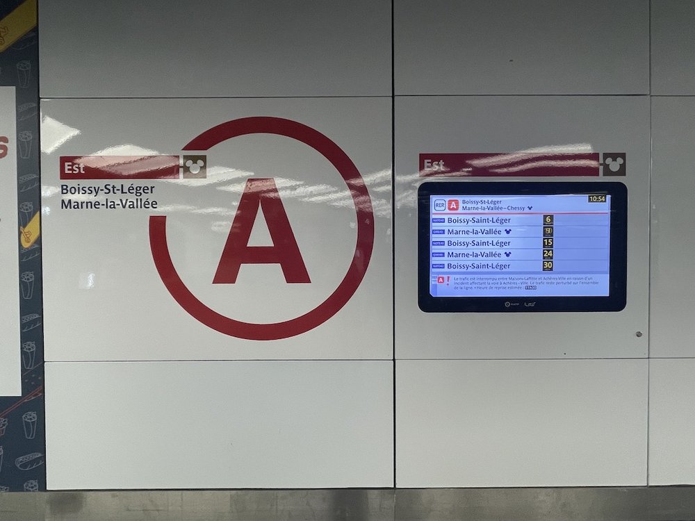 ディズニーランド　パリ 行き方