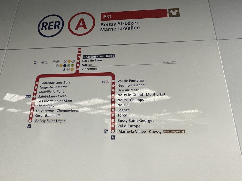 ディズニーランド　パリ 行き方