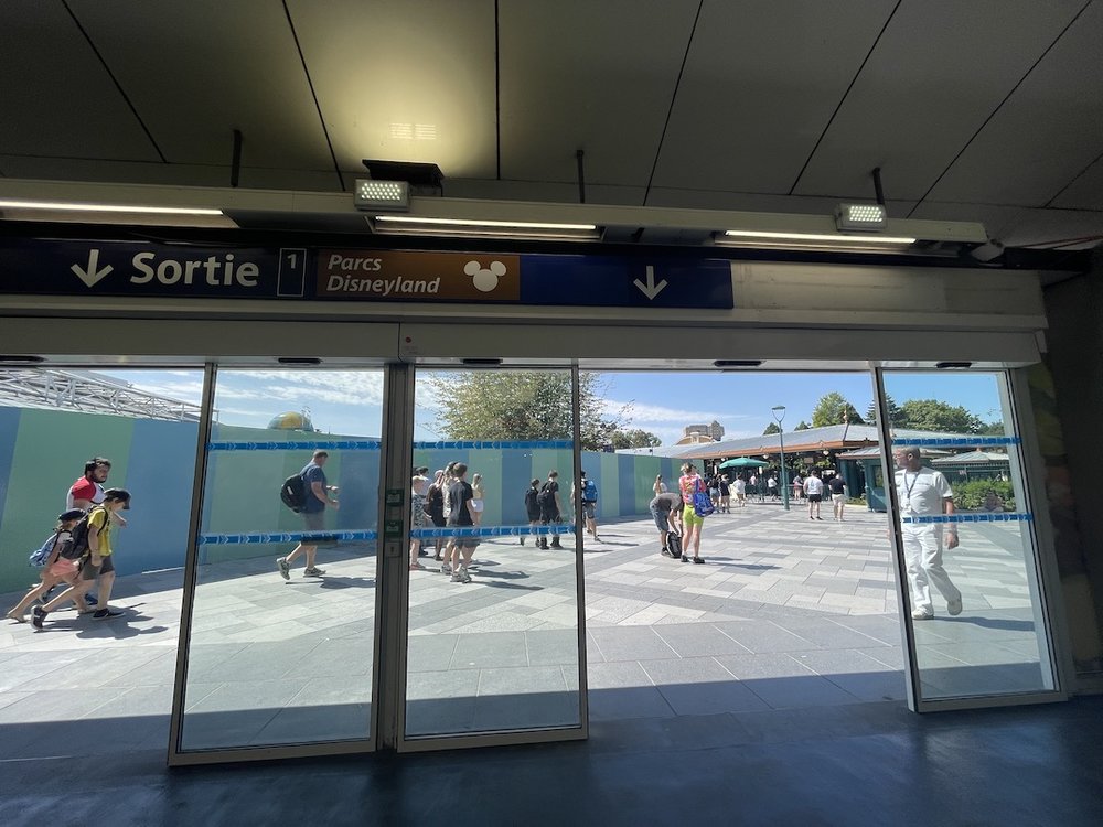 ディズニーランド　パリ　行き方