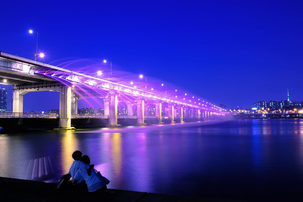 Banpo Bridge Rainbow Fountain