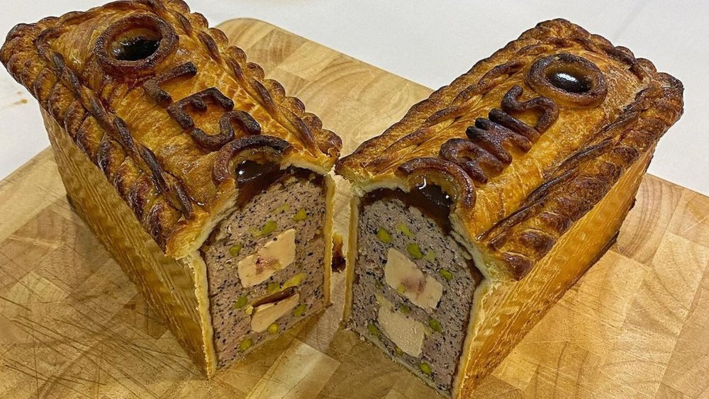 Everything about Les Amis is raved about, including their classy ambience and incredible wine list! Credits to @chef_sebastien_lepinoy on Instagram