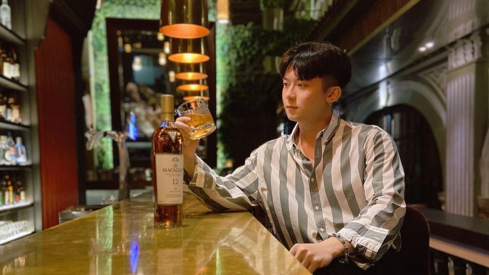 The best place to unwind with a drink in hand. Credits to @samrove on Instagram