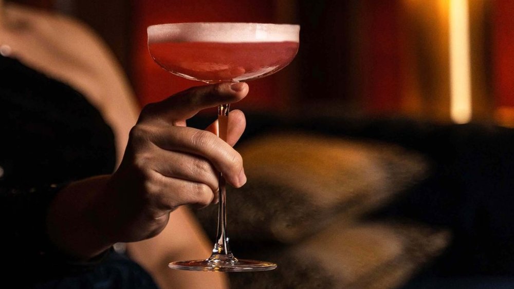 They're always mixing something new inspired by the icons of New York at Manhattan. Credits to @manhattan_sg