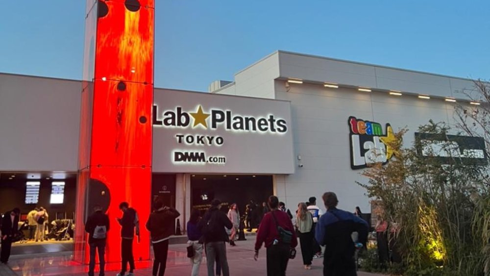 TeamLab Planets is a journey through art and technology in a universe of imagination! Image credits to Janice Mae on Klook