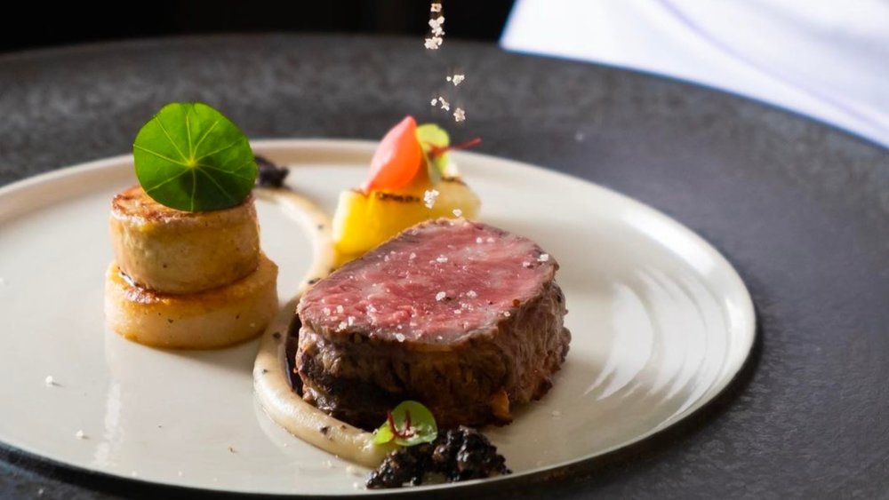 Look forward to delicious meat dishes on top of fresh seafood selections! Credits to @koralbali on Instagram