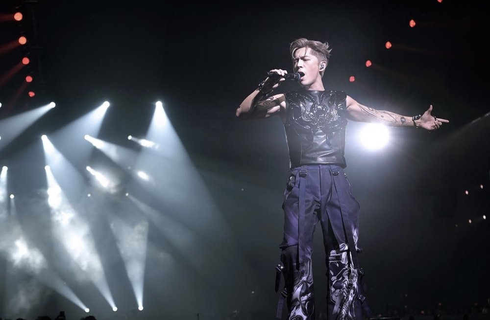 屬鼠藝人代表︰呂爵安Edan @MIRROR (Instagram @edanlui)