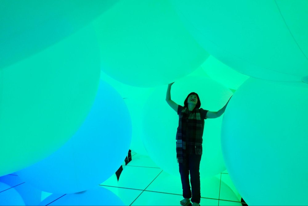 teamlab planets tokyo spheres of light