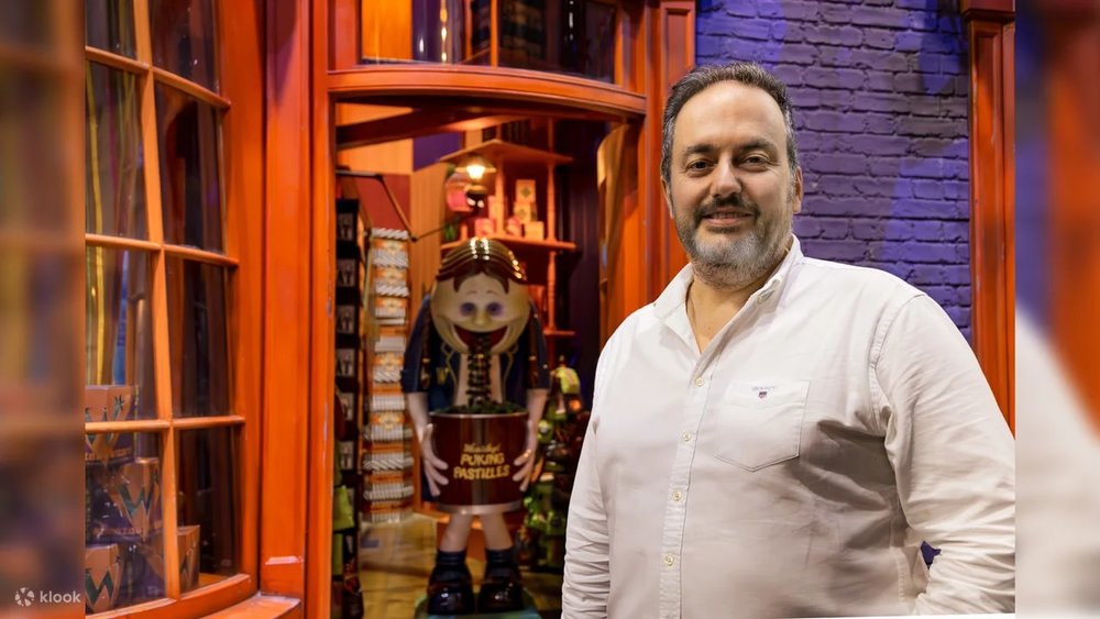 Warner Bros. Studio Tour Tokyo - The Making of Harry Potter Premium Ticket including guided tour and lecture by Pierre Bohanna