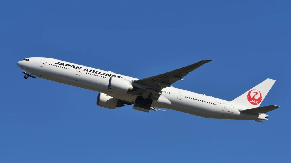 Feel sky high when you travel to Japan via airplane. Credits to @dfwairport on Instagram