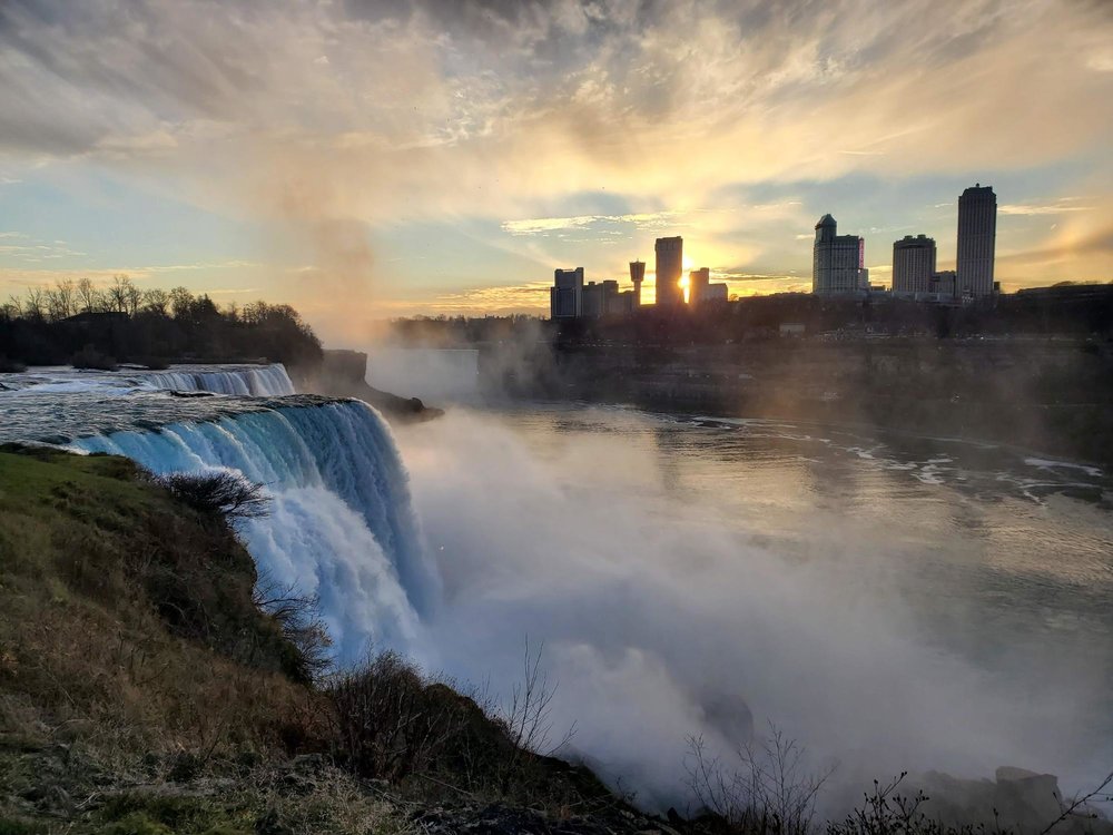 Niagara falls sunset