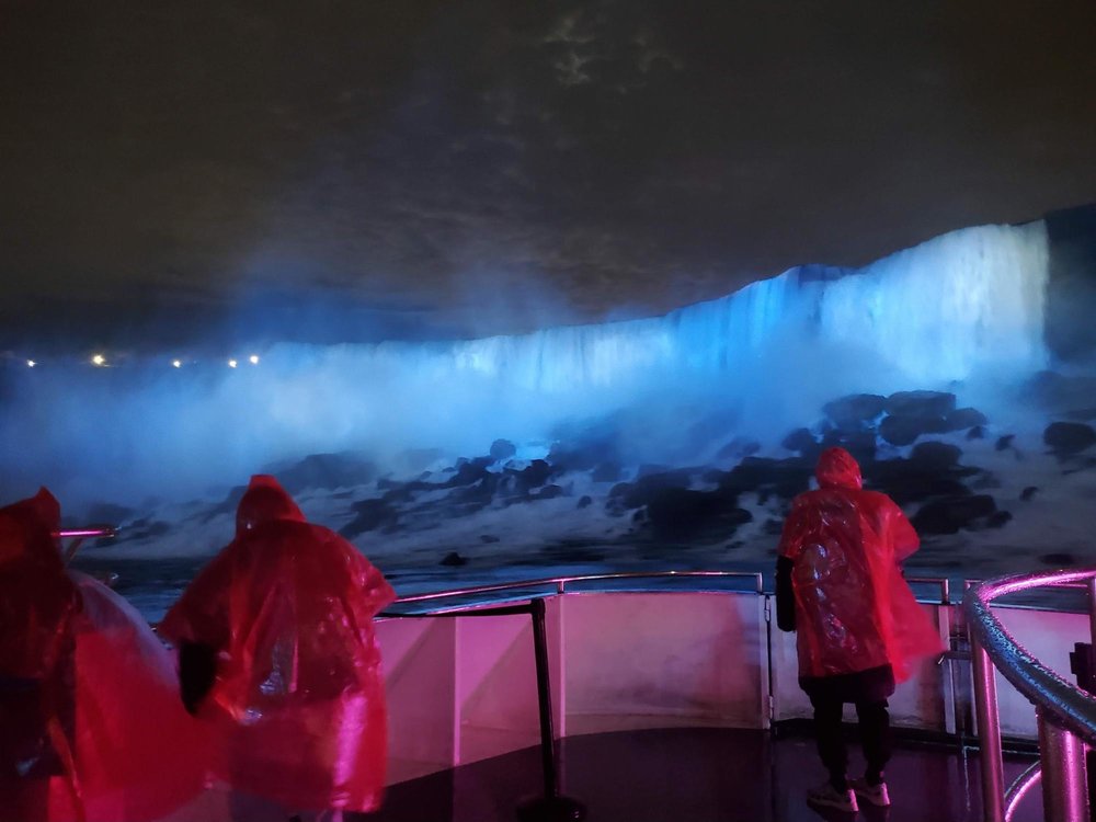 Niagara falls night light up 