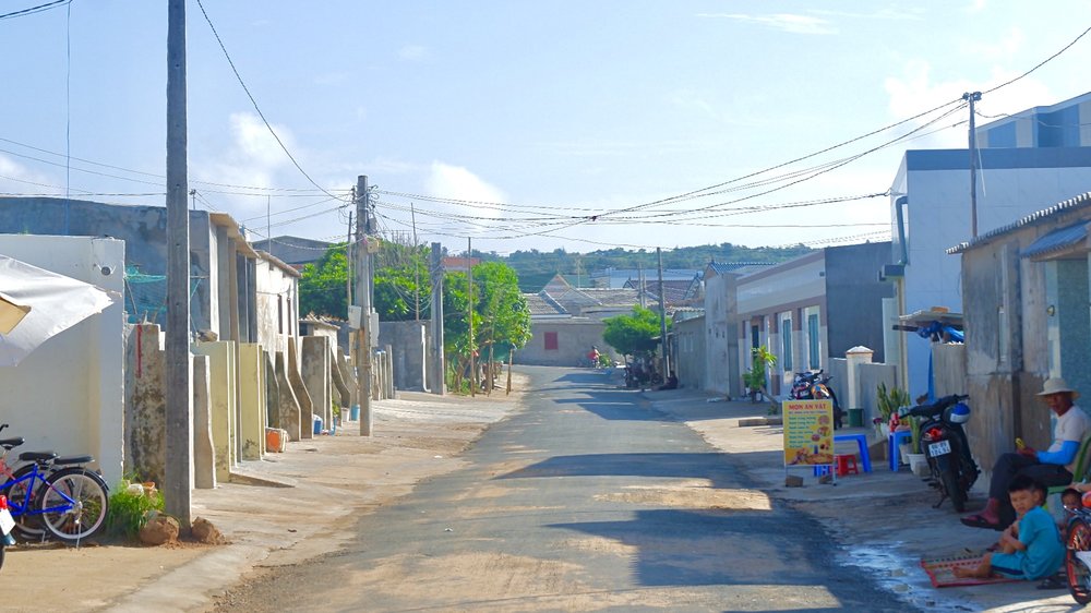 Làng Chài và Lồng Bè (Ngũ Phụng & Phú Long)