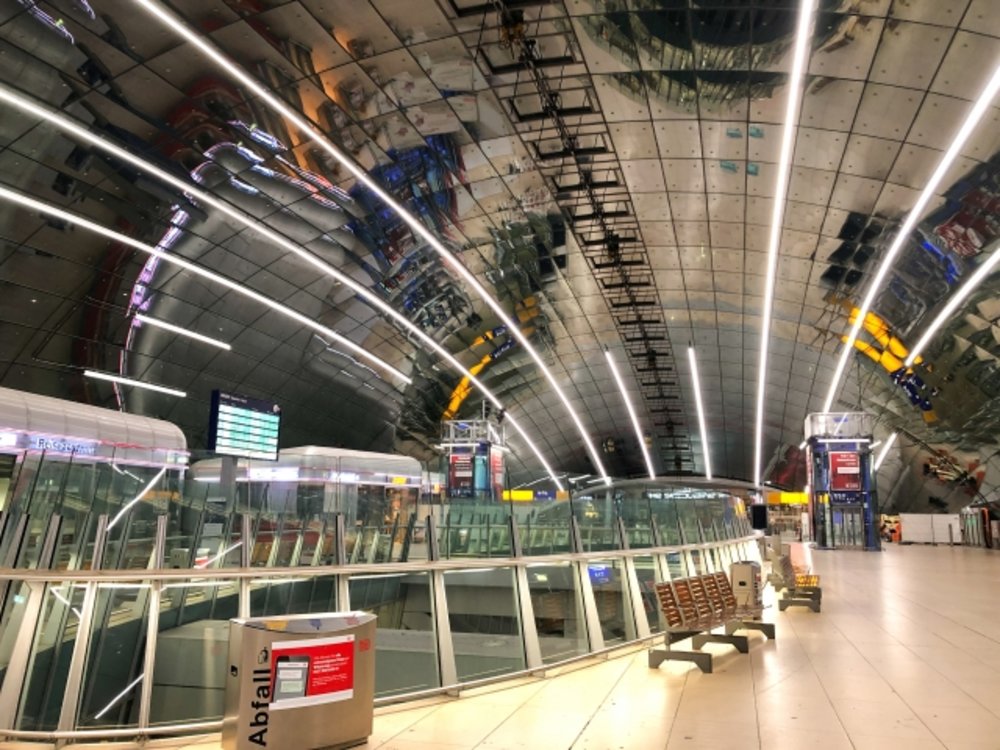 フランクフルト空港 長距離列車用駅(フェルン・バーンホフ / Fernbahnhof)