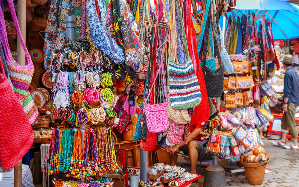 Dạo Chợ Ubud và Mua Sắm: Khám Phá Đặc Sản