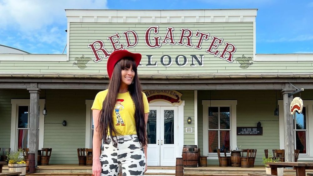 Do you have your outfit to for the Disney parks ready yet? Credits to @magicwithjen on Instagram