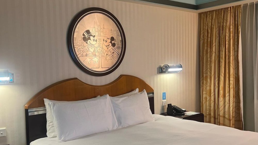 The hotel's themed interior is just as magical as the park. Credits to @bompnd on Instagram