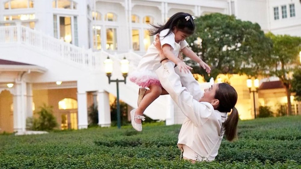 Indulge in Disney luxury when you stay at the Hong Kong Disneyland Hotel. Image credits to @trinacandaza on Instagram