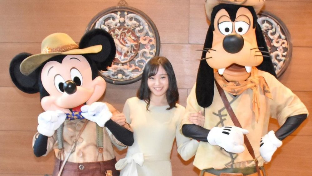 Discover a magical world of exploration at Disney Explorers Lodge. Image credits to @saemickey on Instagram