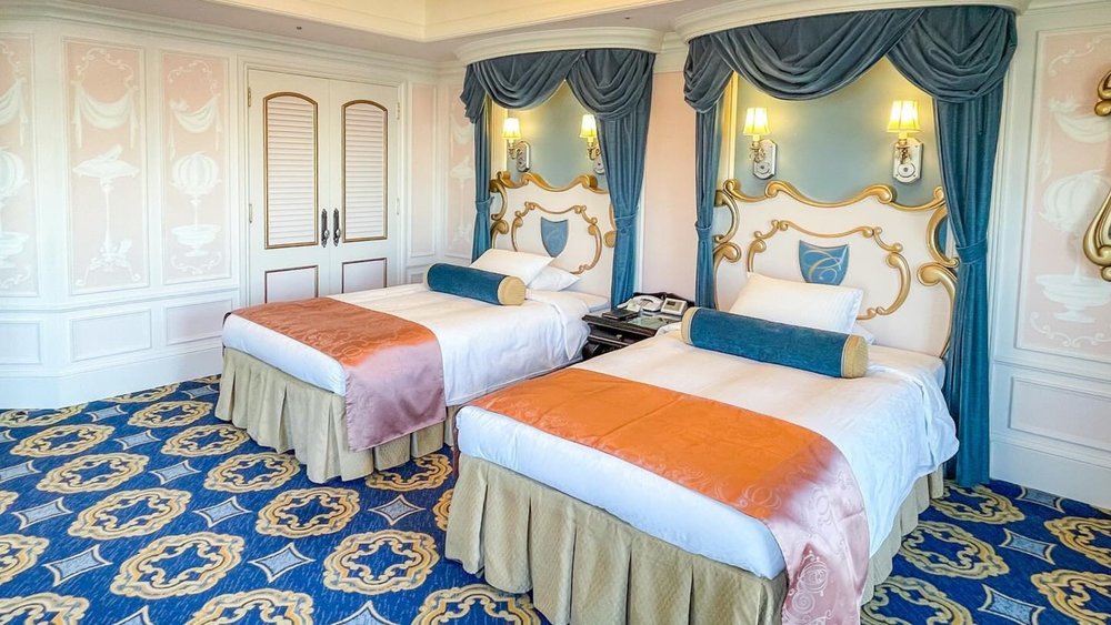 Sleep like a princess at Tokyo Disneyland Hotels’ Cinderella room!