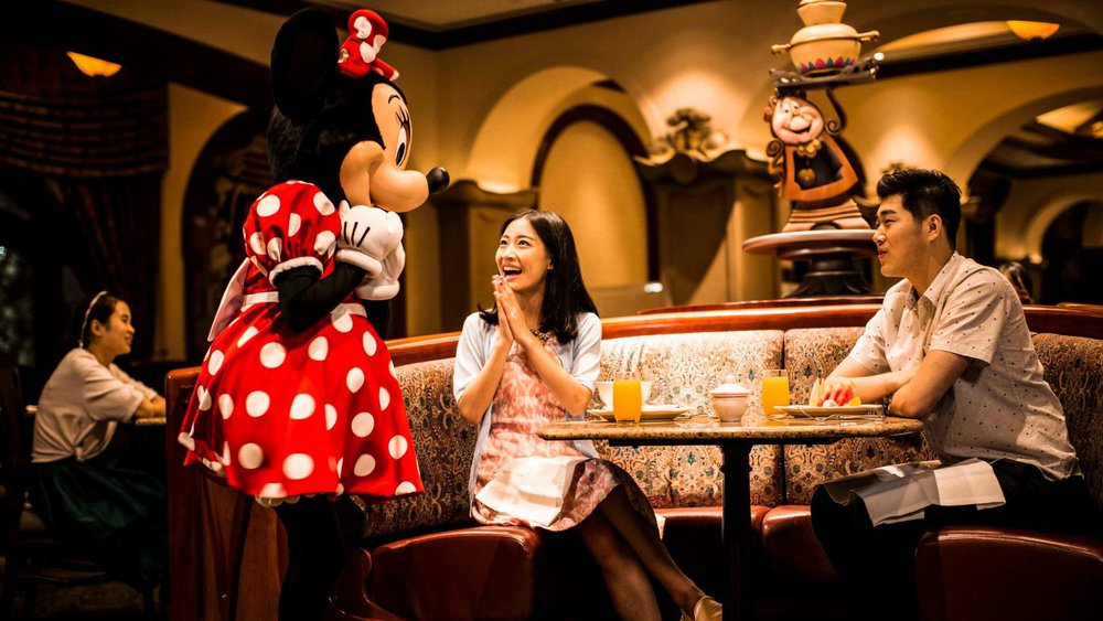 Dine like royalty at a Disneyland Hotel! Credits: Klook