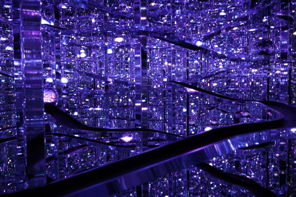 teamlab Borderless　幾何学的な光