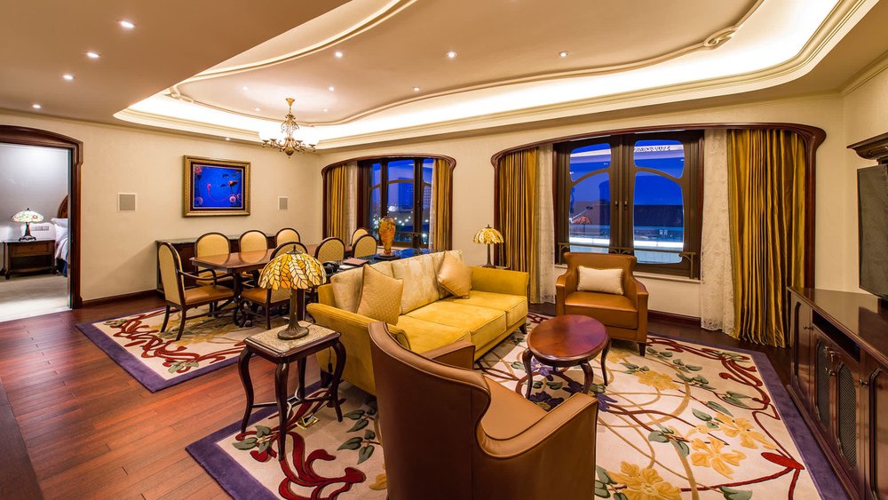 Experience the VIP vibes and live like royalty in Disney hotels! Credits: Klook