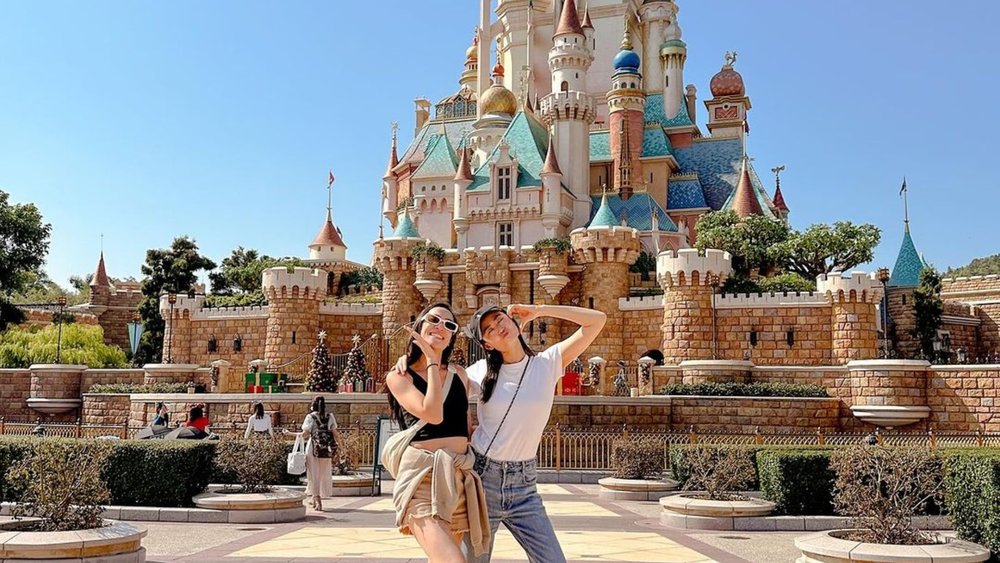 Disneyland is more than a visit — it's a bucket-list must-do! Credits: @amandanhammond