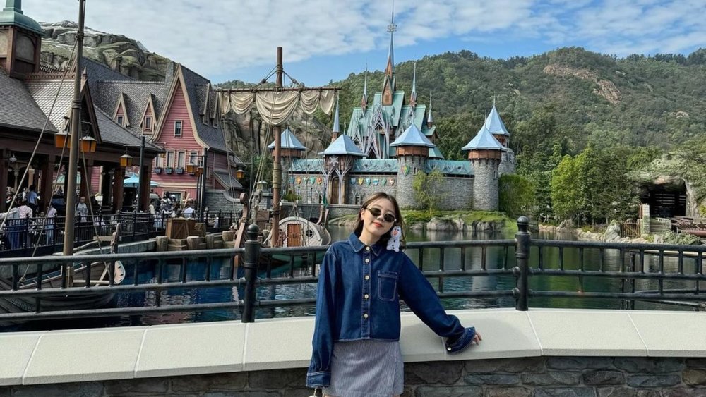 Once you step into Arendelle, you'll find it hard to let these memories go from your heart!  Credits: @whitewyy on Instagram